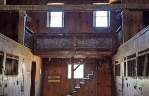 Hillsboro House | Stone Pond Farm sleeps 9, peaceful, family friendly, quaint country farmhouse.
