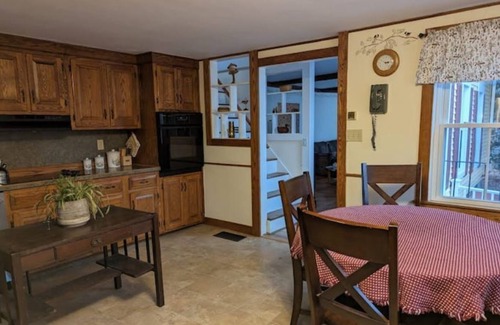 Hillsboro House | Stone Pond Farm sleeps 9, peaceful, family friendly, quaint country farmhouse.