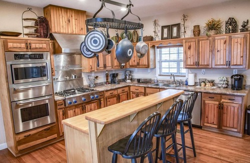 Altamont Cabin | Stone's Mountain View