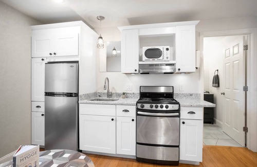 Newburyport Apartment | Stone Suite at Hygge House
