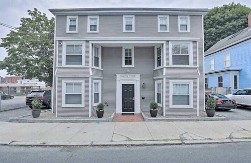 Newburyport Apartment | Stone Suite at Hygge House
