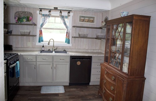 Rice Lake Resort | Stonehaven Cottages - "The Birchview Suite Duplex - Upper Level"