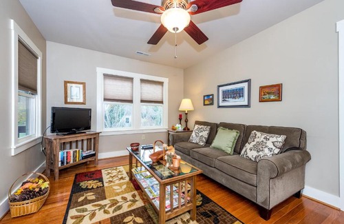 Black Mountain House | Stonehouse Cottages B