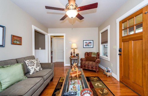 Black Mountain House | Stonehouse Cottages B