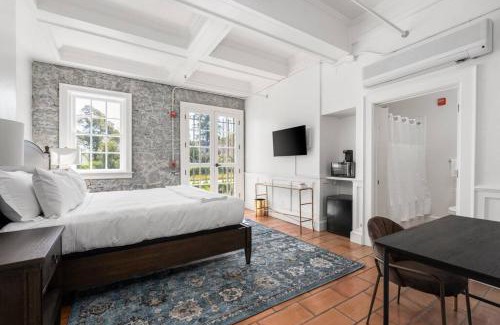 Santa Rosa Apartment | Stonehouse Inn, Santa Rosa - Private King Suite # 3