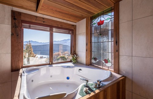 Lake Hayes Cabin | Stoneridge Estate