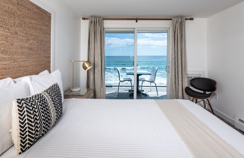 York Beach Hotel | Stones Throw