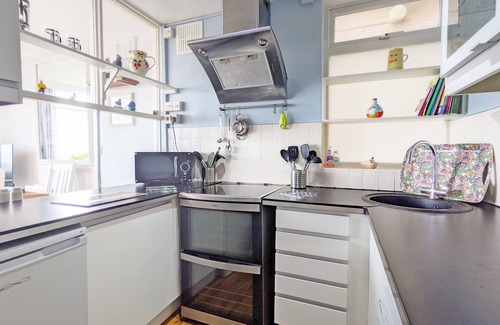 Bognor Regis Cottage | Stonesthrow - Bognor Regis - a flat that sleeps 4 guests in 2 bedrooms