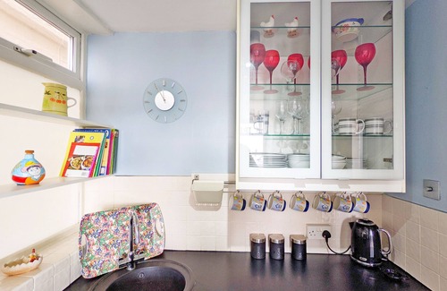 Bognor Regis Cottage | Stonesthrow - Bognor Regis - a flat that sleeps 4 guests in 2 bedrooms