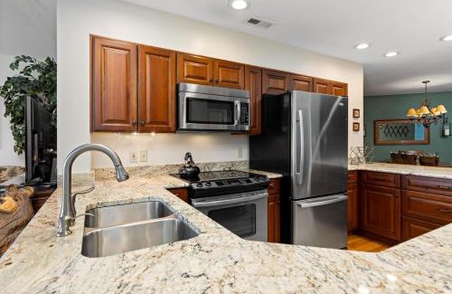 Nellysford House | Stonewall Court 21 with Wintergreen Advantage