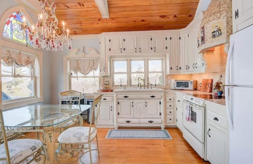Conway House | Stonewood Chalet | Breathtaking views + Hot tub