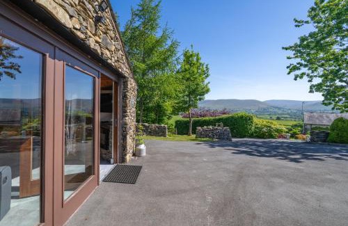 Carnforth House | Stoney Calf - Gorgeous Cottage on a working farm