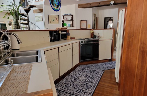 Stonington House | Stonington Borough - Private Townhome - Right in the Heart of "The Boro"