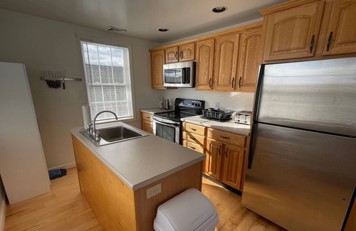 Westerly House | Stonington CT - 2 minute walk to Downtown Westerly