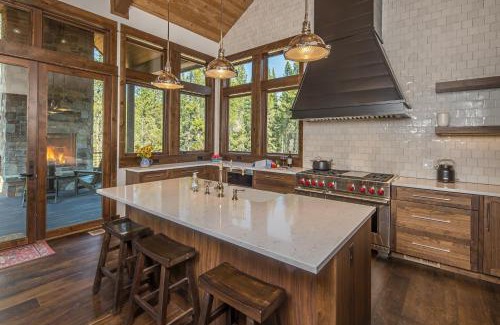 Spanish Peaks House | Stony Creek Chalet