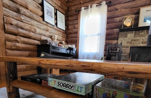 Charlottesville Cabin | Stony Point Cabin-3 bed, Rustic Log Cabin Getaway!