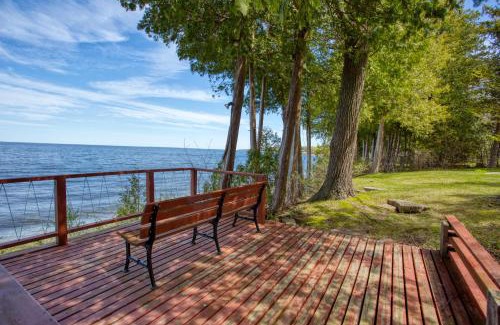 Sturgeon Bay House | Stony Shore Cabin by Simple Life Rentals