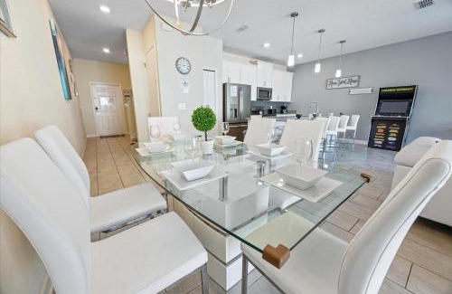 Panorama City House | Storey Lake Resort Vacation Townhome - includes resort clubhouse amenity access