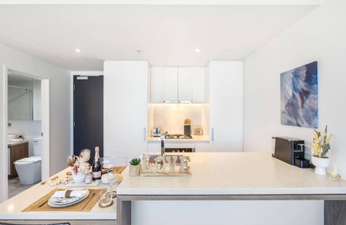 Fortitude Valley Apartment | Story Bridge & City View! Skyhigh Luxe 2 bed Unit