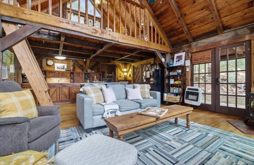 Ellijay Cabin | Storybook Cabin: 4 Acres+Creek+Nat'l Forest