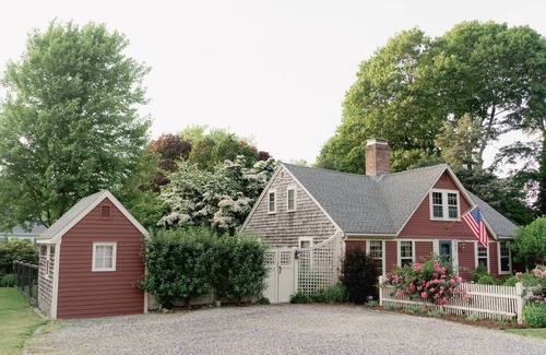 Centerville House | Storybook Mid Cape Cottage w/Private Lake Access. Small Dog Friendly!
