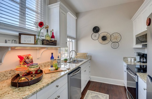 Downtown Apartment | Stovall #3 Historic & walkable to downtown Augusta hotspots