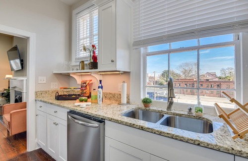 Downtown Apartment | Stovall #3 Historic & walkable to downtown Augusta hotspots