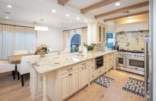 Bel Air Villa | Stradella Spanish - 3B Contemporary Mediterranean Resort-Style in Bel Air
