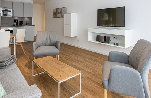 Bensersiel Apartment | Strandnahes Ferienapartment mit Balkon, Parkplatz, Schwimmbad- & Saunanutzung