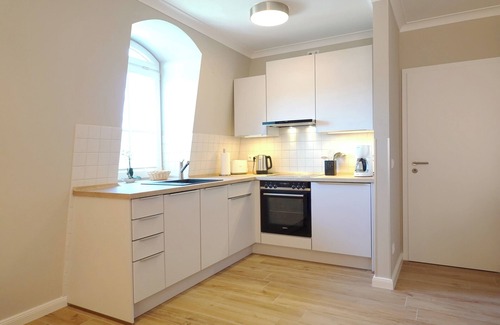Kuehlungsborn Apartment | Strandnahes Apartment mit Zwei Balkonen und Meerblick - Saunabereich im Haus!