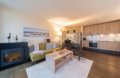 Wremen Apartment | Strandnahe, Tolle Dachgeschosswohnung, Sauna, Zwei Balkone mit Land- & Meerblick