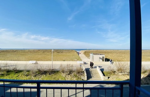 Warnemuende Apartment | Strandpalais/Luv, directly on the beach
