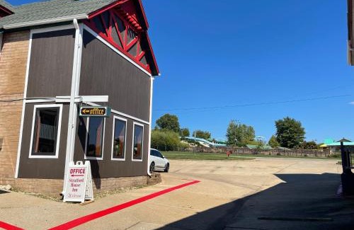 Branson Theater District Hotel | Stratford House Inn