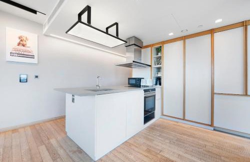 Stratford and New Town Apartment | Stratford Westfield Olympic Village Self Check-In