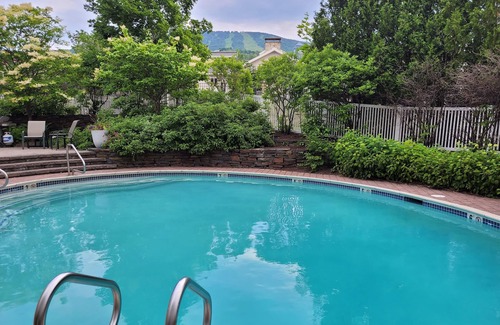 Stratton Mountain Condo | Stratton Long Trail 5 Star Condo only Steps to the Lifts & Village