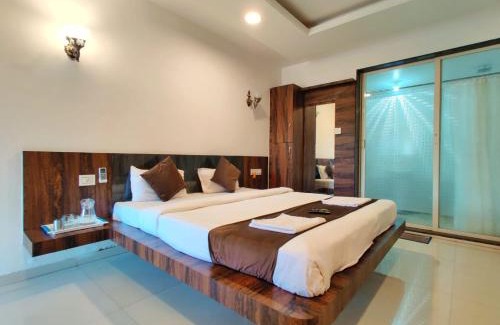 Bhilar Hotel | Strawberry Land Resort