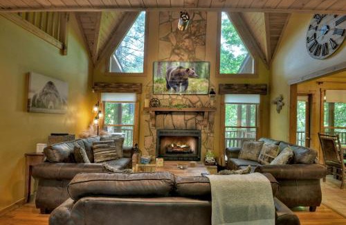 Walnut Mountain Villa | Streams and Daydreams - Relax by the river