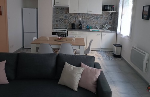 3rd Arrondissement Apartment | Street Engineering