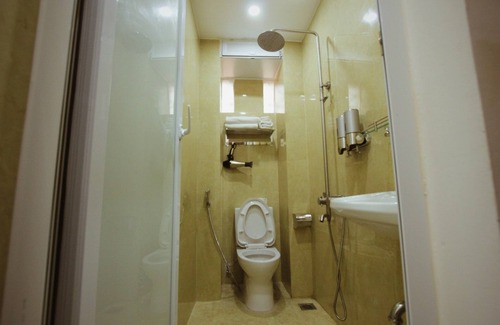 Đien Bien Hotel | Street-view balcony room, centre Hanoi old quarter, 24/7 staff, tour discounts