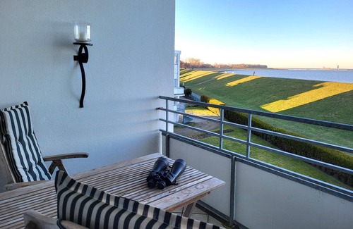 Doese Apartment | Strichweg 75A app. 40, WiFi, lake view, balcony, non-smoking