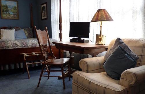 Hyde Park Bed & Breakfast | Strickland Arms Bed and Breakfast