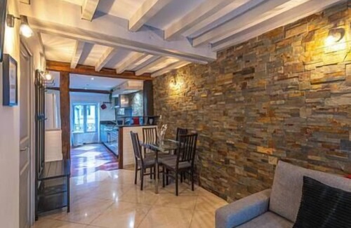 Dijon Centre Ville Apartment | Strike & Chill - Duplex - Au Cœur de Dijon