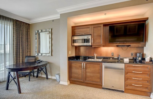 Las Vegas Condo | STRIP & SPHERE VIEW! MGM-The Signature condo hotel w/Private Balcony!