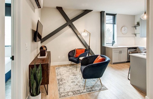 Berkeley Apartment | Stuart- 2 Bedroom 1 Bath with Full Kitchen