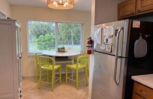 Stuart House | Stuart Cottage II Pet Friendly, Remodeled, close to beach and quaint downtown