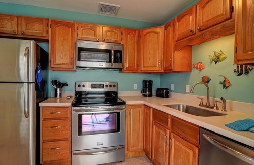 Stuart House | Stuart Cottage II Pet Friendly, Remodeled, close to beach and quaint downtown
