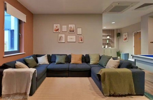 Coventry Apartment | Student Only - Nice Room near Upper Precinct Fountains