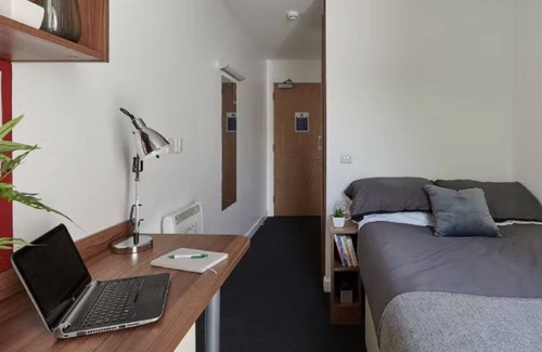 Coventry Apartment | Student Only - Nice Room near Upper Precinct Fountains