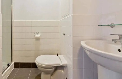 Coventry Apartment | Student Only - Nice Room near Upper Precinct Fountains