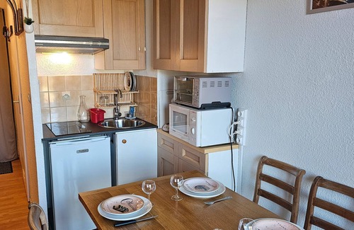 La Toussuire Apartment | Studio Apartment '4 Personnes' with Mountain View, Private Terrace and Wi-Fi